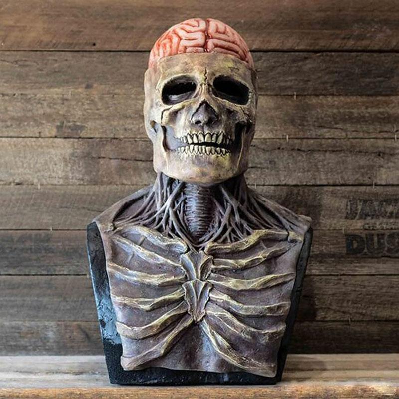 Porträttfoto av realistisk halloweenkostym 2024